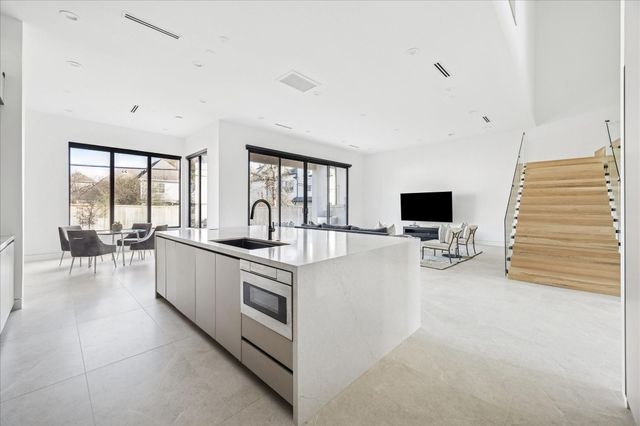 1730 Bayram, Houston, TX 77055