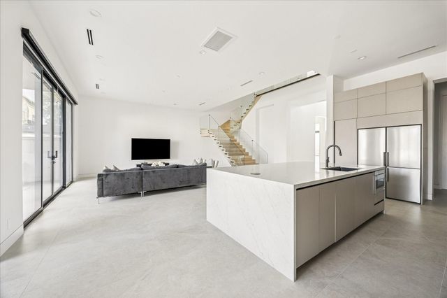 1730 Bayram, Houston, TX 77055