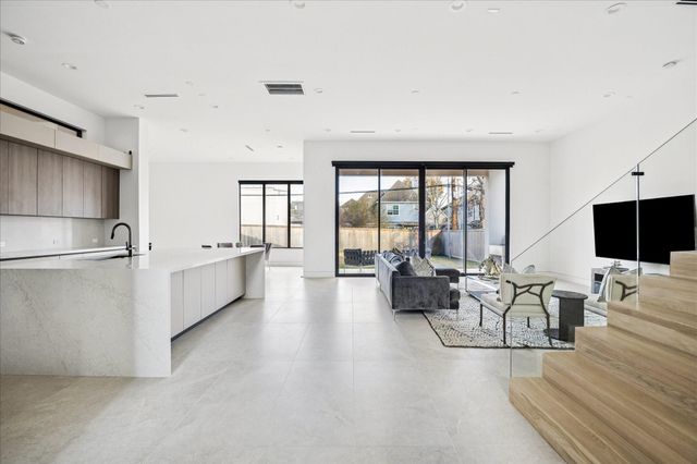 1730 Bayram, Houston, TX 77055