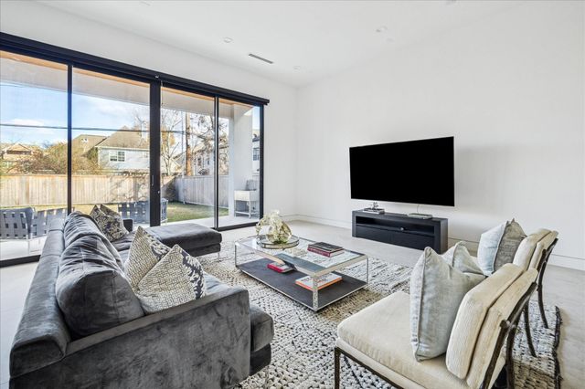 1730 Bayram, Houston, TX 77055