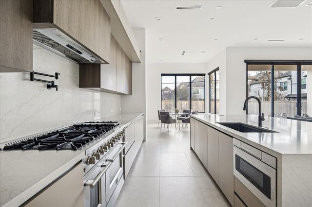 1730 Bayram, Houston, TX 77055