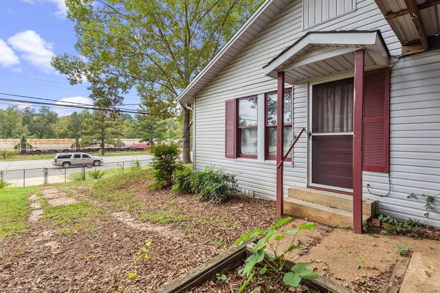 710 W 1st Street, Hughes Springs, TX 75656