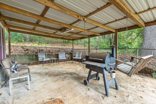 710 W 1st Street, Hughes Springs, TX 75656