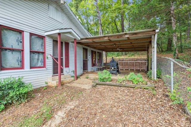 710 W 1st Street, Hughes Springs, TX 75656