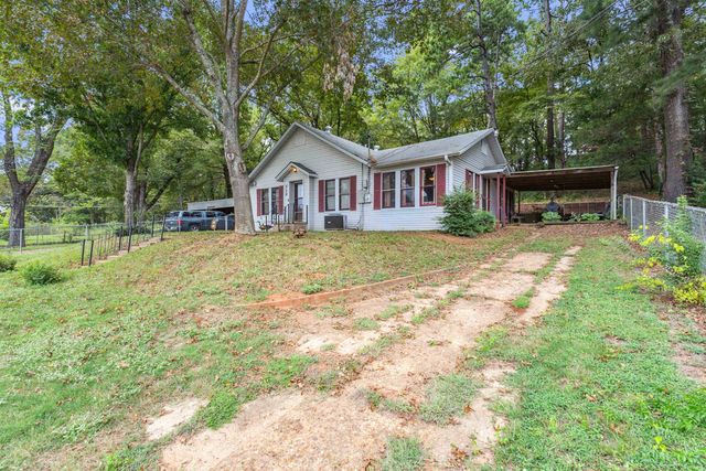 710 W 1st Street, Hughes Springs, TX 75656