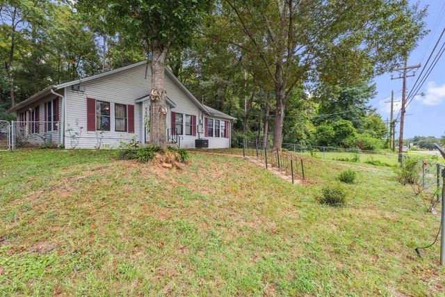 710 W 1st Street, Hughes Springs, TX 75656