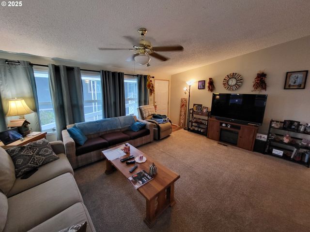 18485 Sw PACIFIC Dr 85, Tualatin, OR 97062