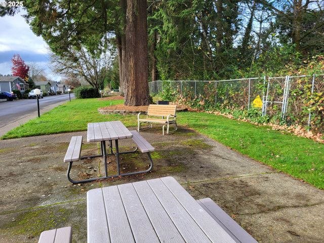 18485 Sw PACIFIC Dr 85, Tualatin, OR 97062