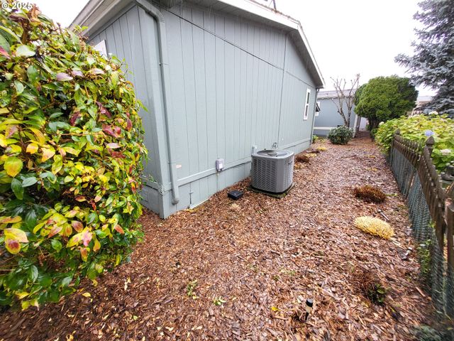 18485 Sw PACIFIC Dr 85, Tualatin, OR 97062