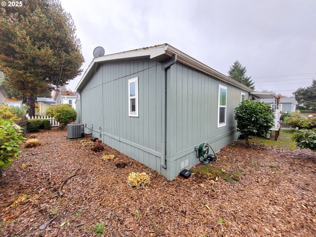 18485 Sw PACIFIC Dr 85, Tualatin, OR 97062