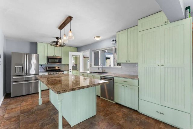 509 Sunset Drive, Oceanside, CA 92058
