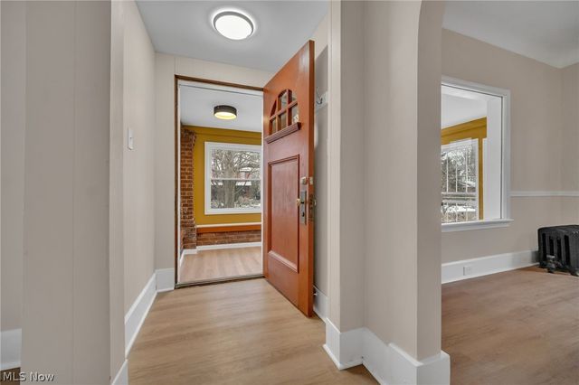 3327 Bradford Road, Cleveland Heights, OH 44118