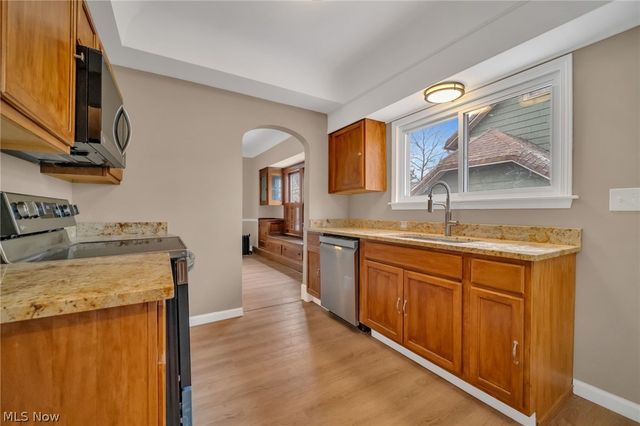 3327 Bradford Road, Cleveland Heights, OH 44118