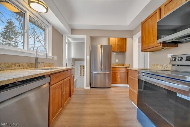 3327 Bradford Road, Cleveland Heights, OH 44118