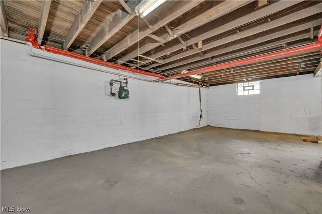 3327 Bradford Road, Cleveland Heights, OH 44118