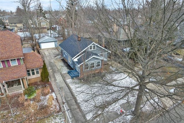 3327 Bradford Road, Cleveland Heights, OH 44118