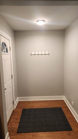 2548 W Argyle Street 1, Chicago, IL 60625