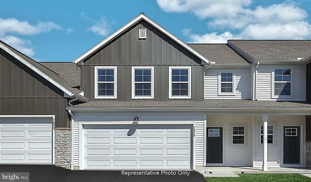 7829 OAK BROOK DR, Harrisburg, PA 17112