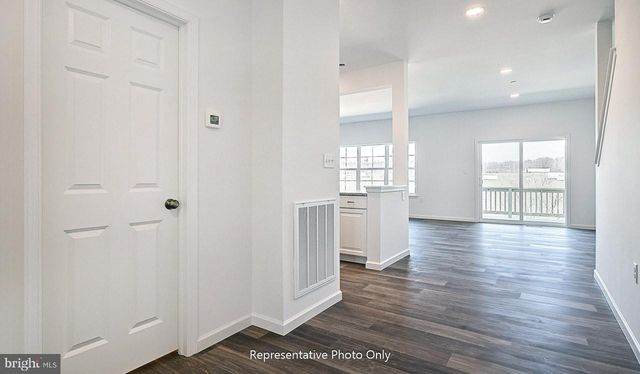 7829 OAK BROOK DR, Harrisburg, PA 17112