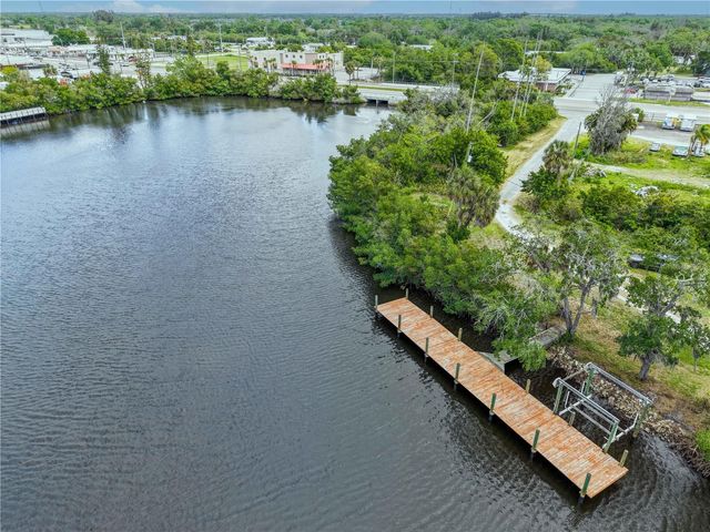 102 DICKMAN DRIVE SW, Ruskin, FL 33570