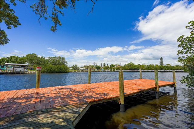 102 DICKMAN DRIVE SW, Ruskin, FL 33570