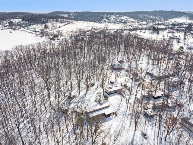 2184 Whites Hill Road, Hempfield Twp, PA 15601