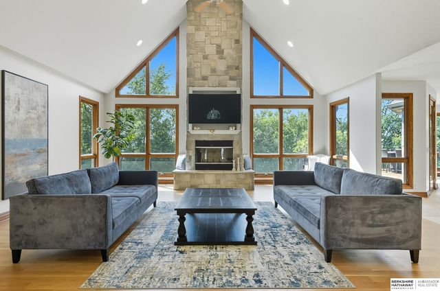 7191 S 240th Street, Gretna, NE 68028