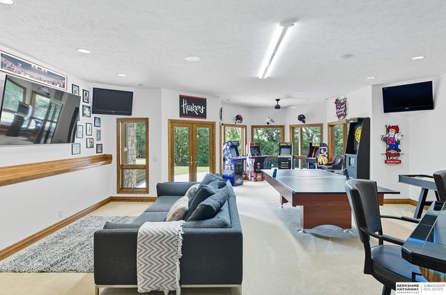 7191 S 240th Street, Gretna, NE 68028