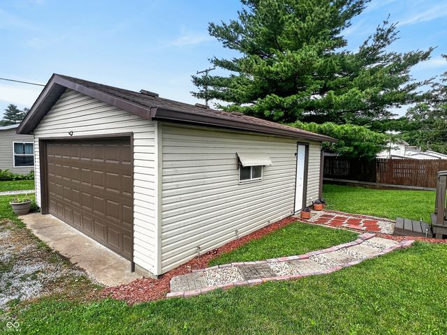 106 N East Street, Carthage, IN 46115