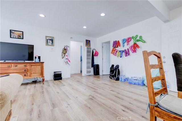 1720 Cerritos Avenue, Long Beach, CA 90813