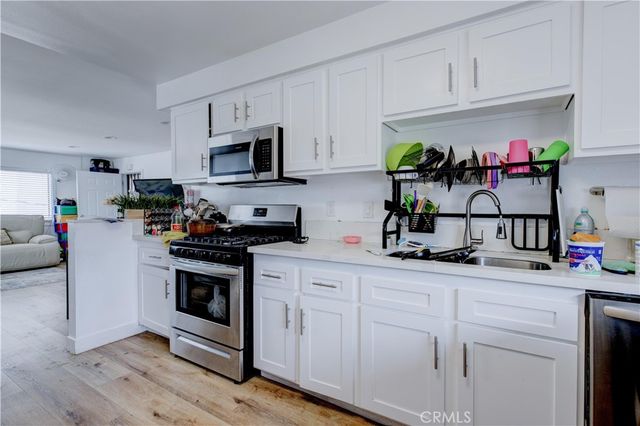 1720 Cerritos Avenue, Long Beach, CA 90813