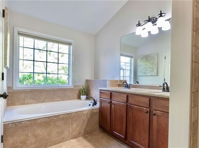 1885 Appaloosa Run Trail, Buford, GA 30519