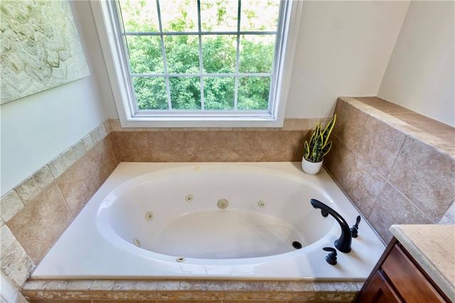 1885 Appaloosa Run Trail, Buford, GA 30519