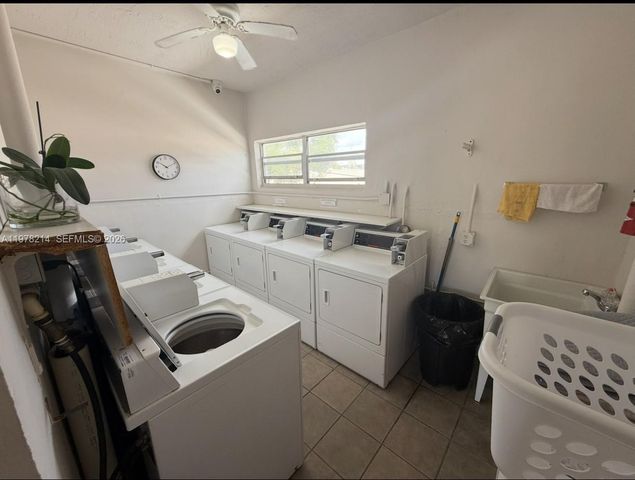 415 NE 2nd St 105, Hallandale Beach, FL 33009