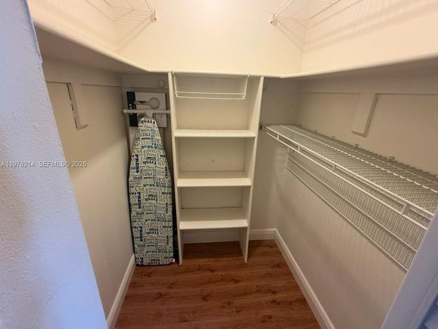 415 NE 2nd St 105, Hallandale Beach, FL 33009