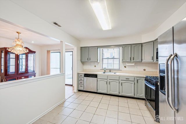 404 Maplecrest Road, Edison, NJ 08820