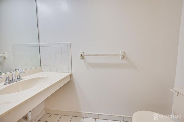 404 Maplecrest Road, Edison, NJ 08820