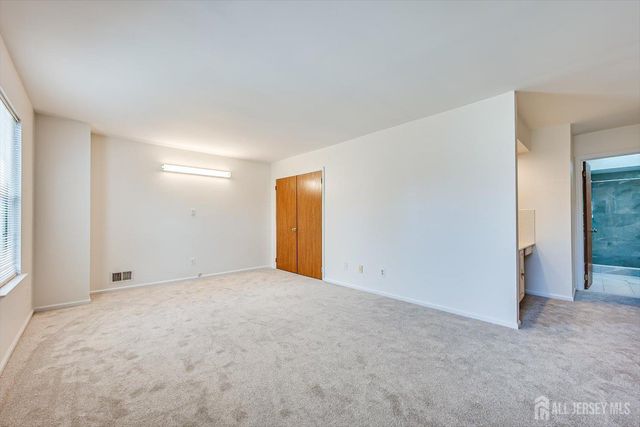 404 Maplecrest Road, Edison, NJ 08820