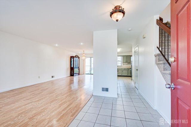 404 Maplecrest Road, Edison, NJ 08820