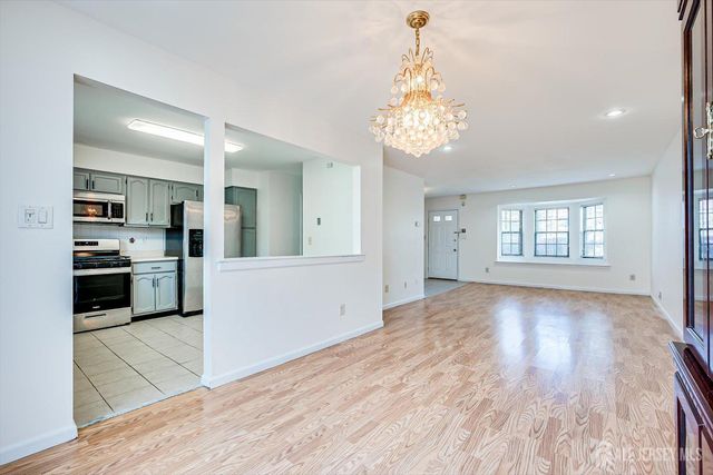 404 Maplecrest Road, Edison, NJ 08820