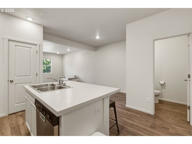 611 Ne 72ND St, Vancouver, WA 98665