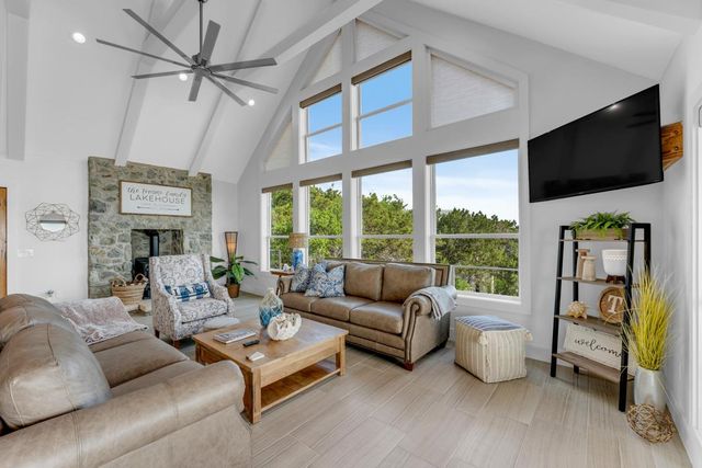 621 Waterway LN, Burnet, TX 78611