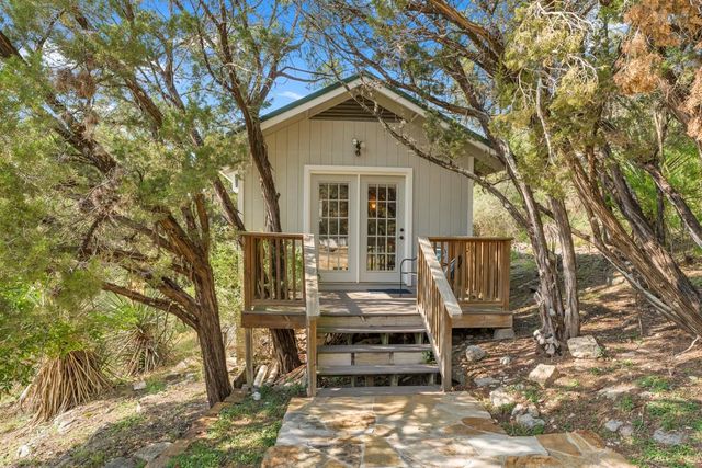 621 Waterway LN, Burnet, TX 78611