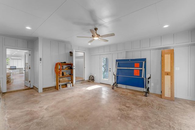 621 Waterway LN, Burnet, TX 78611