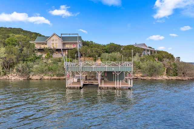 621 Waterway LN, Burnet, TX 78611