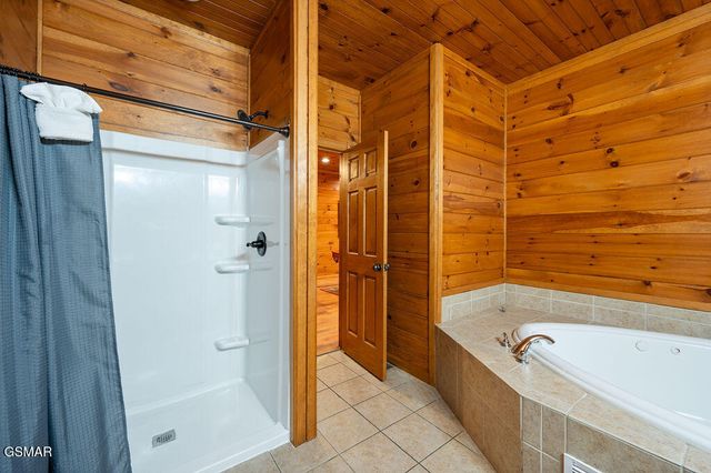 834 Great Smoky Way, Gatlinburg, TN 37738