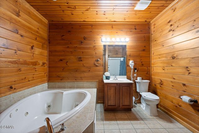 834 Great Smoky Way, Gatlinburg, TN 37738