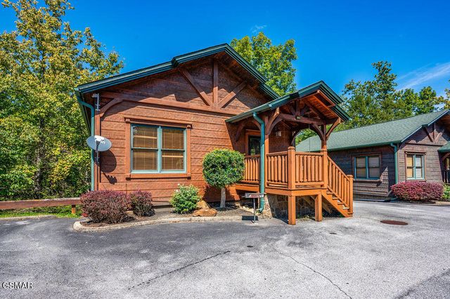 834 Great Smoky Way, Gatlinburg, TN 37738