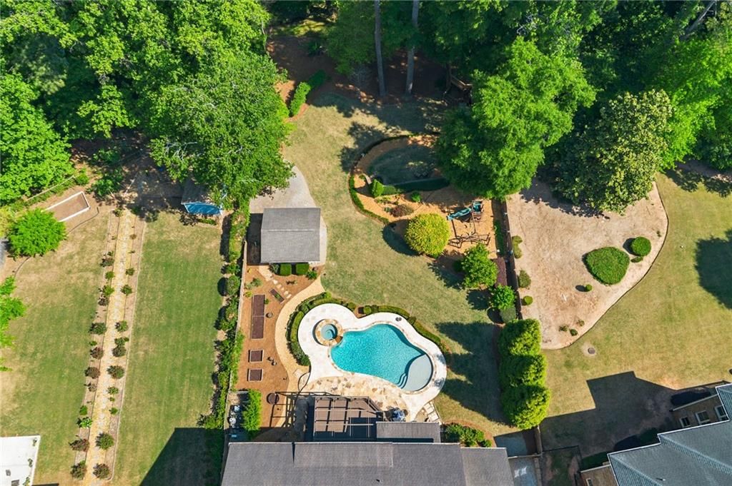 Image 4 of property listing at 2736 Pangborn Road, Decatur, GA 30033