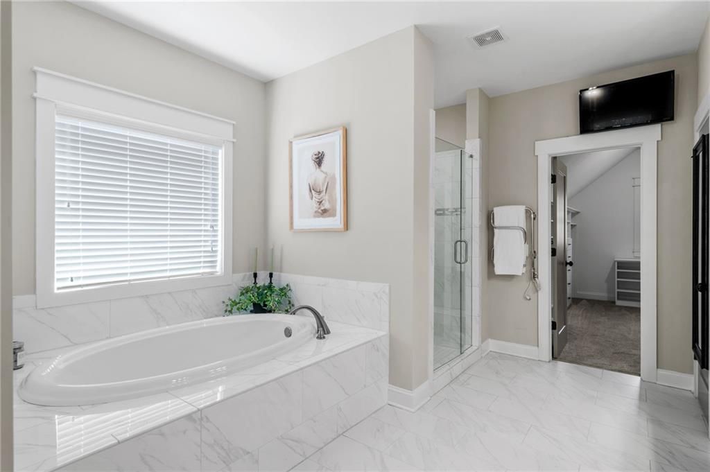 Image 41 of property listing at 2736 Pangborn Road, Decatur, GA 30033